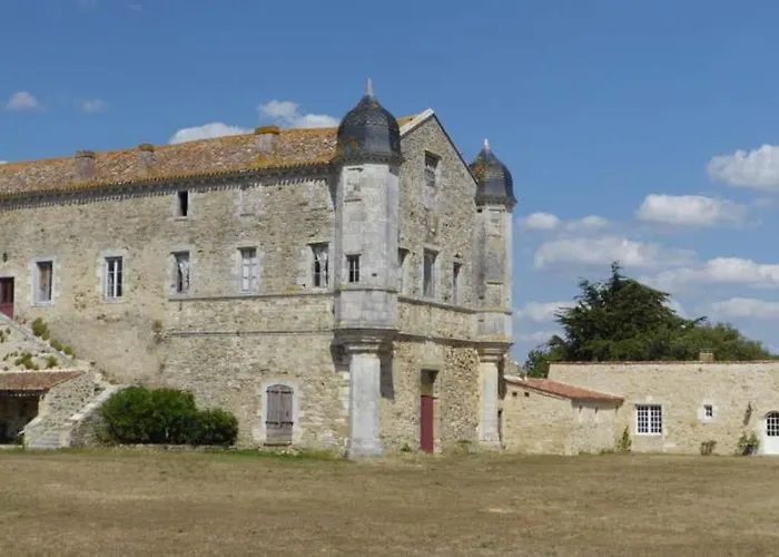 Le Petit Bois Villa *